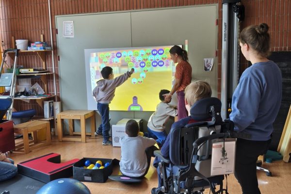 Dzieci ze spe w trakcie zajęć