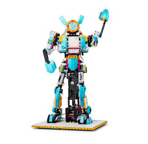 robot z klocków lego z podniesioną ręką w geście powitania